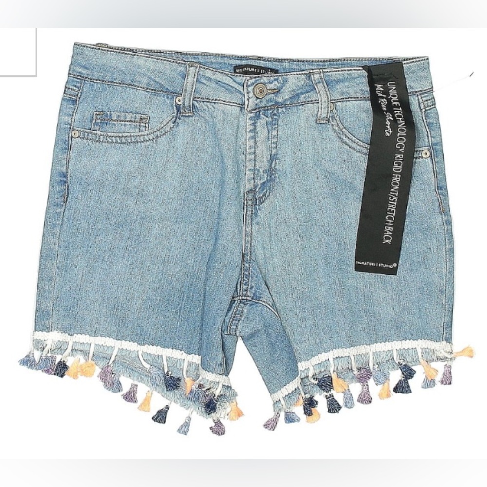 NWOT Boho Light wash Jean Shorts